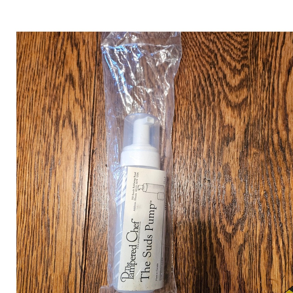 Pampered Chef The Suds Pump 2517 Foaming Soap Dispenser White Frosted 2oz